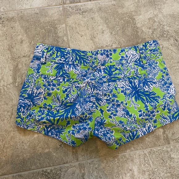 Lilly Pulitzer The Walsh Shorts in Limeade Floral Coral Print Shorts Size 0 - Picture 2 of 4